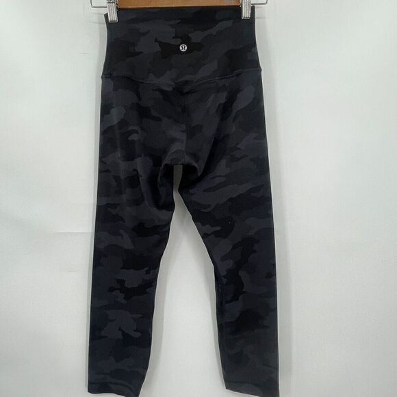 Lululemon Black Gray Camo High Rise leggings Capri  Size 4 - Picture 4 of 6